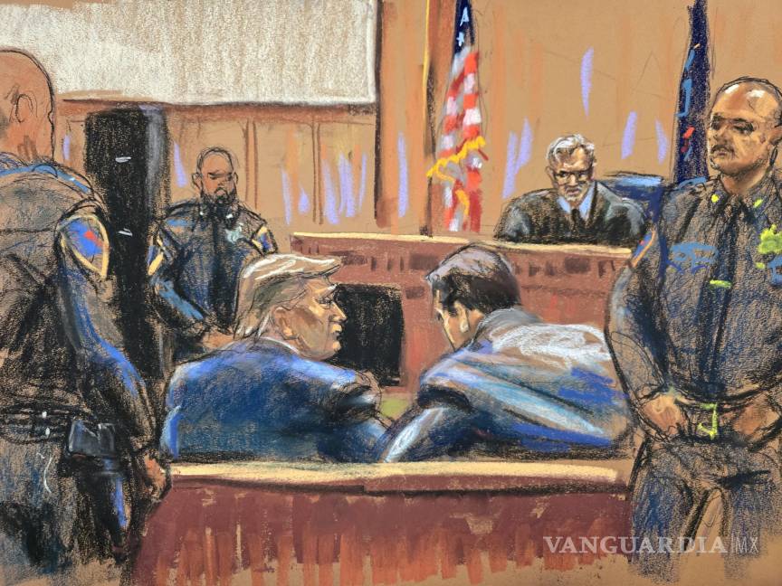 $!Dibujo realizado por la artista Jane Rosenberg donde aparece Donald Trump (i), mientras escucha a su abogado Todd Blanche (d) frente al juez Juan Merchán.