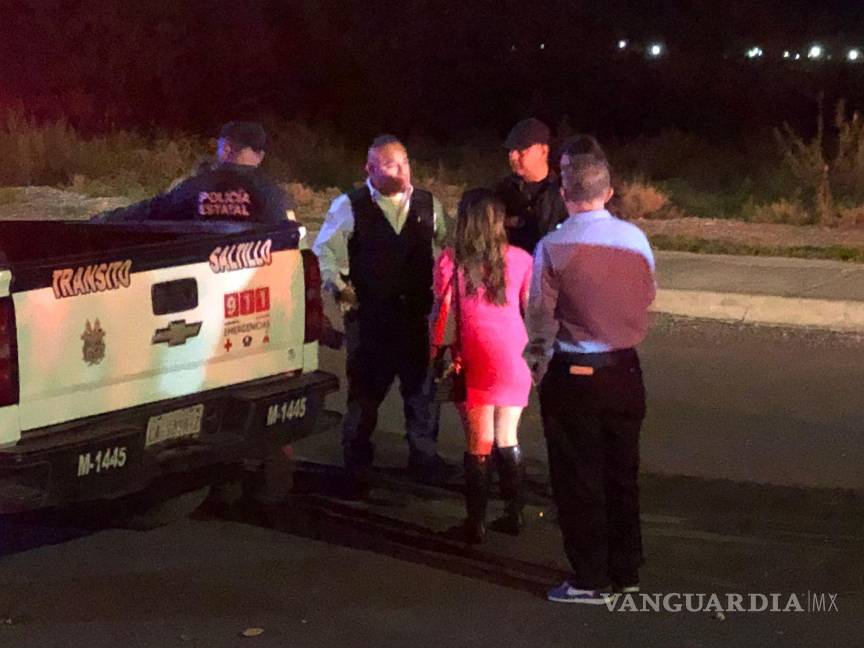 $!Las tres mujeres y los tres hombres regresaban de una fiesta y se dirigían a un domicilio particular para continuar la celebración, cuando sobrevino el percance .