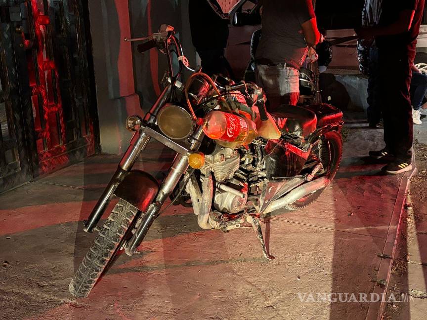 Mujer resulta con fractura expuesta tras accidente en motocicleta en Saltillo
