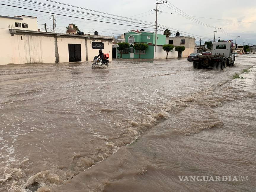 $!Reviven lluvias temor de inundaciones en el norte de Saltillo