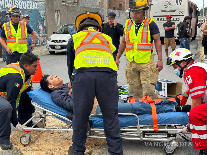 Saltillo: Repartidor de comida muere tras ser atropellado por camión de la Ruta 17