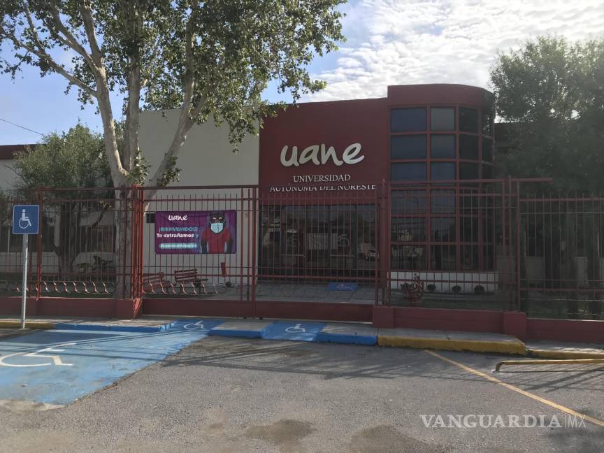 $!UANE Sabinas suspendió sus clases de manera presencial en su campus tras detectar un caso positivo de COVID-19 entre el alumnado.