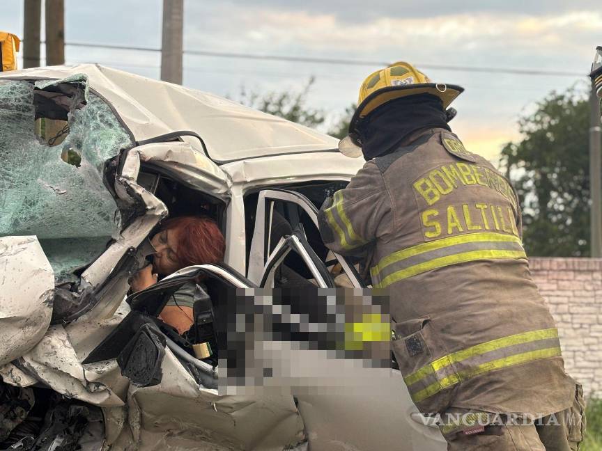 $!El accidente dejó cuatro personas sin vida y tres más heridas; autoridades no han informado sobre detenciones.