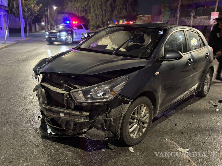 $!Elementos policiales aseguraron la escena del accidente múltiple en Saltillo.