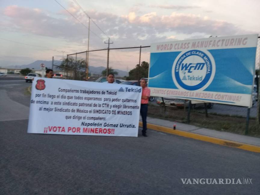$!Sindicato de Gomez Urrutia se compromete a apoyar a trabajadores de Teksid y reintegrar a los despedidos