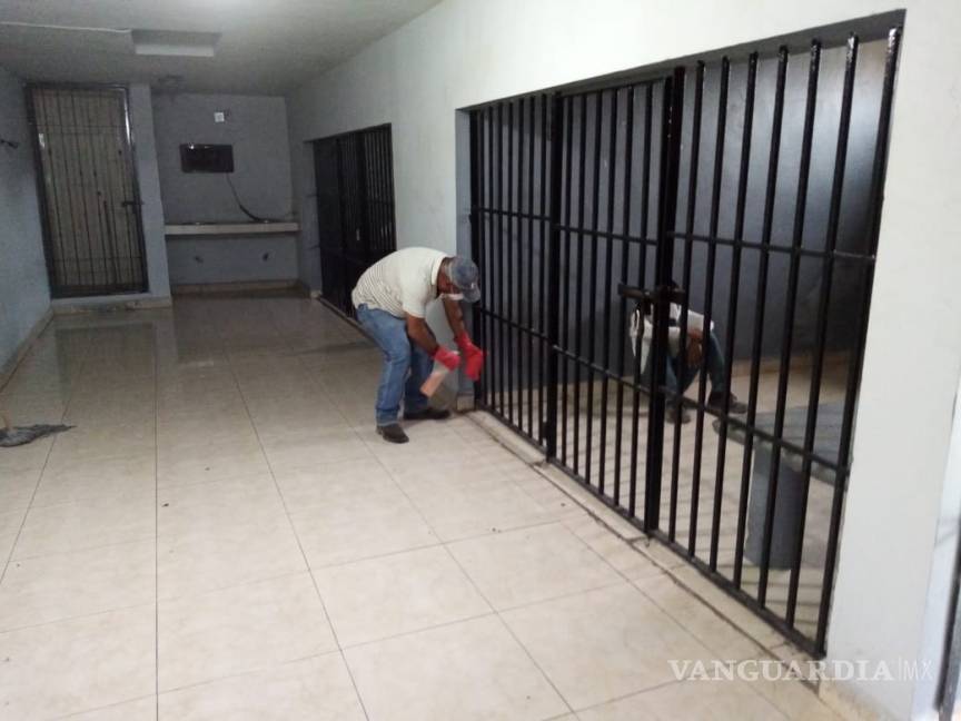 $!Sanitizan instalaciones de Seguridad Pública en Frontera, Coahuila