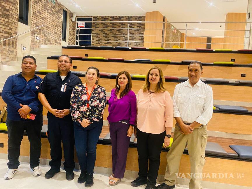 $!La plática con los jóvenes estudiantes y docentes fue muy fructífera.