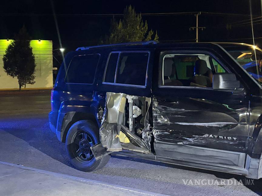 $!Testigos llamaron al 911 para solicitar ayuda tras el choque y la fuga del conductor.