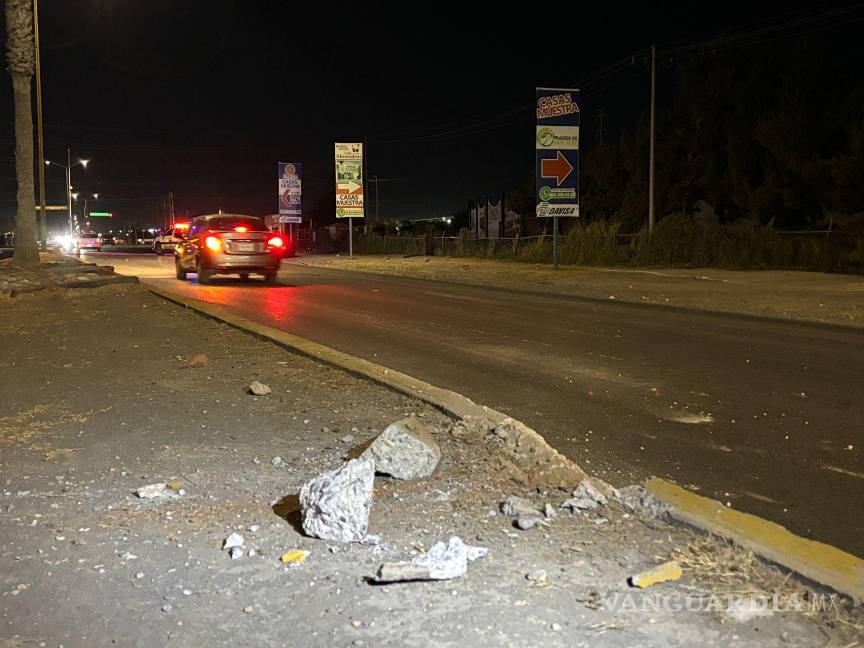 $!Elementos de Tránsito Municipal arribaron al lugar para tomar conocimiento del percance.