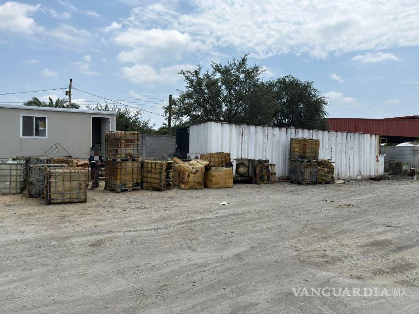 Golpe al huachicol: asegura FGR 5 mil litros de hidrocarburo en predio en Nuevo León
