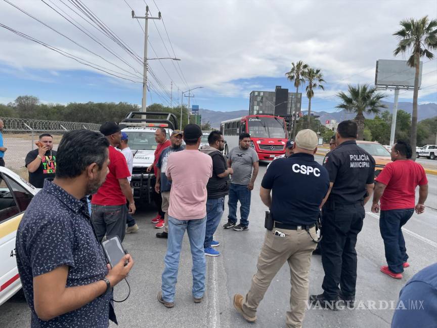 Policías de Saltillo detienen a taxista ante denuncia de robo falsa