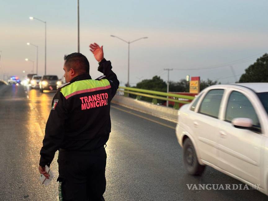 $!Tránsito Municipal intervino para mediar la reparación de los daños y aplicar las multas correspondientes.