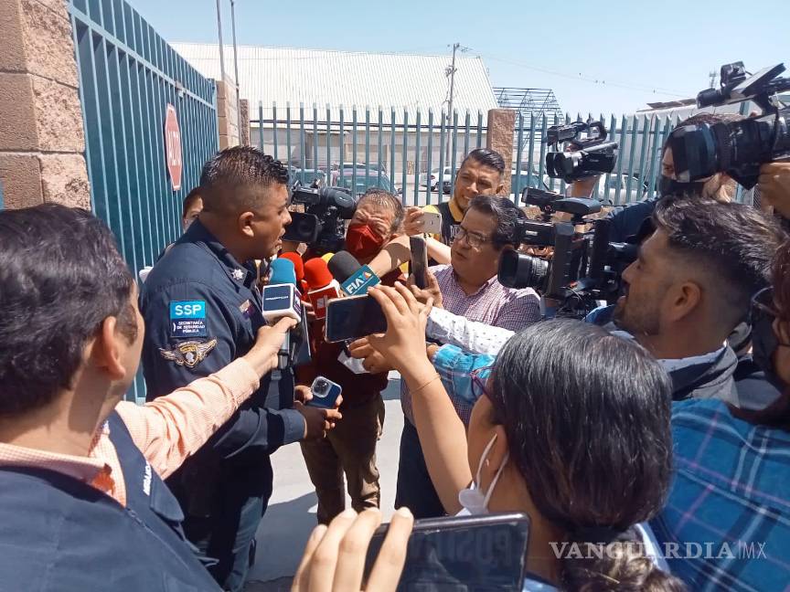 Derrumbe en silo de granos deja tres personas atrapadas; una no ha sido localizada