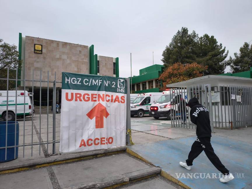 $!La reubicación temporal del servicio de urgencias del IMSS ha generado inconformidad entre derechohabientes, quienes enfrentan espacios reducidos y largas esperas.