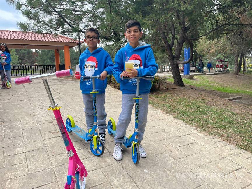 Descansa Saltillo en Navidad, plazas y calles se vacías; estrenan ciudadanos regalos al aire libre