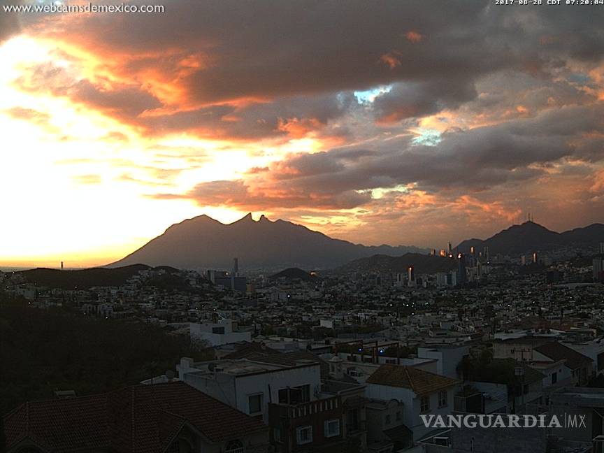 $!Monterrey recibe el día con un gran amanecer (FOTOS)