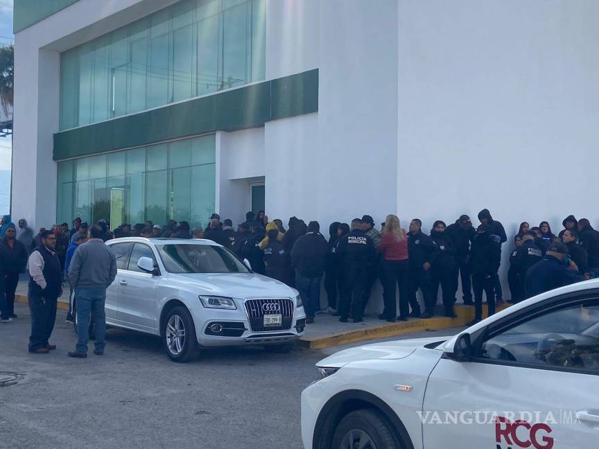 $!La incomodidad crece entre los empleados del ayuntamiento de Monclova debido a la demora en los pagos.