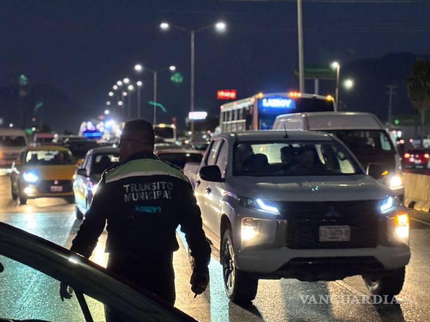 $!El accidente múltiple generó congestionamiento vial en la zona de la colonia Mirasierra durante varios minutos.