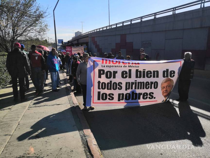 $!Marchan en Monclova para apoyar al presidente Andrés Manuel López Obrador
