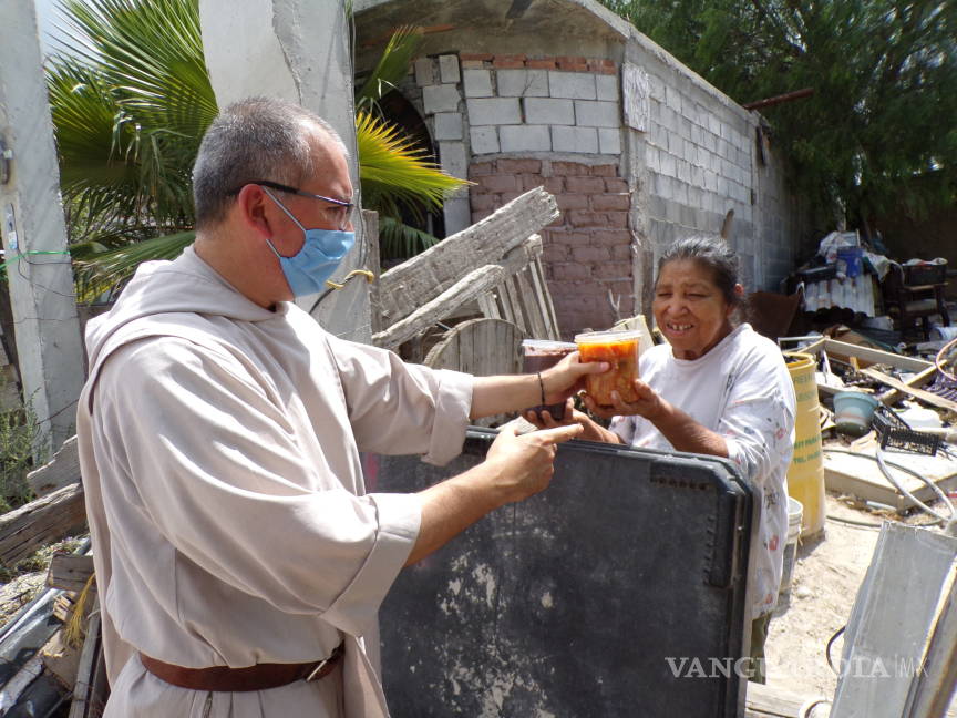 $!La Casa de San Juan ofrece diariamente alimento a 50 familias de Saltillo