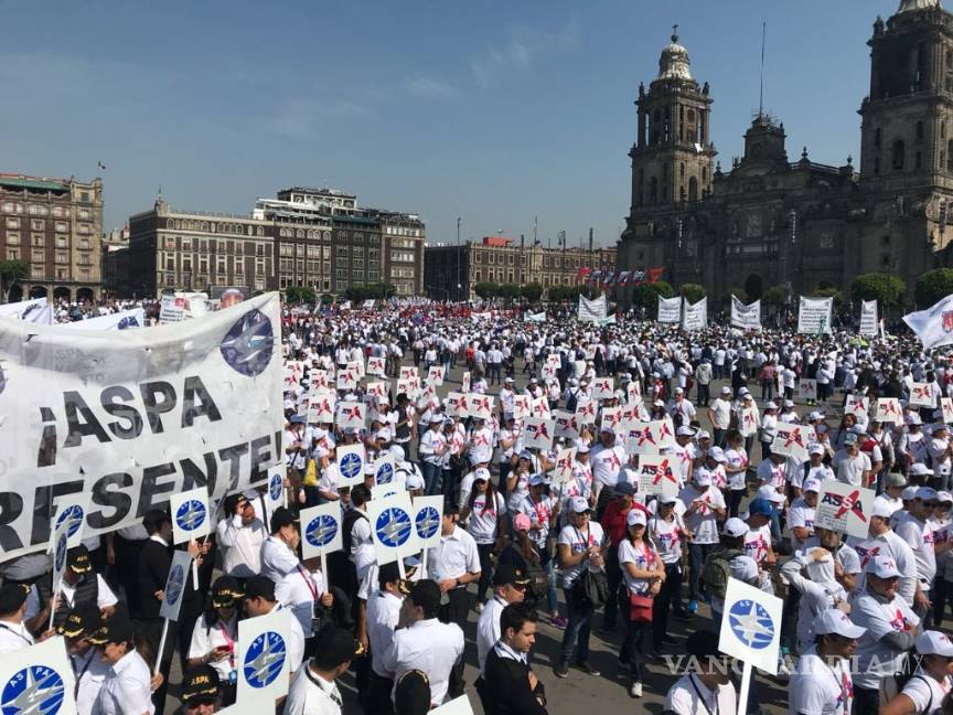 Proteger el retiro y salario digno, exigen en el Zócalo en Día del Trabajo