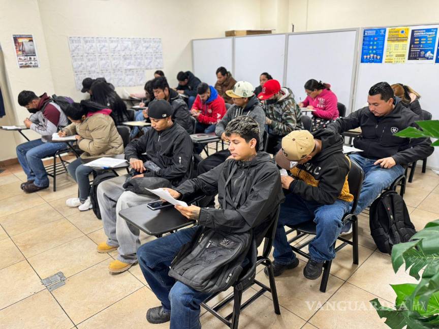 $!Aspirantes con y sin experiencia acudieron a la jornada para postularse a vacantes en áreas como Moldeo, Fundición, Corazones y Acabado. FOTO: CORTESÍA