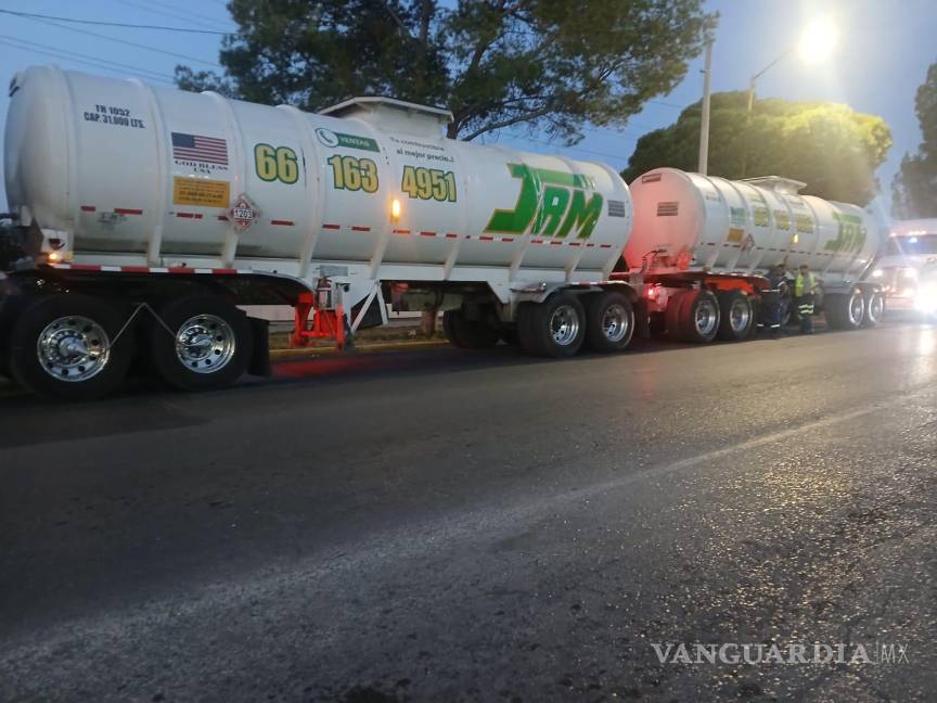 Aseguran tres pipas con 192 mil litros de diésel en Ojo Caliente