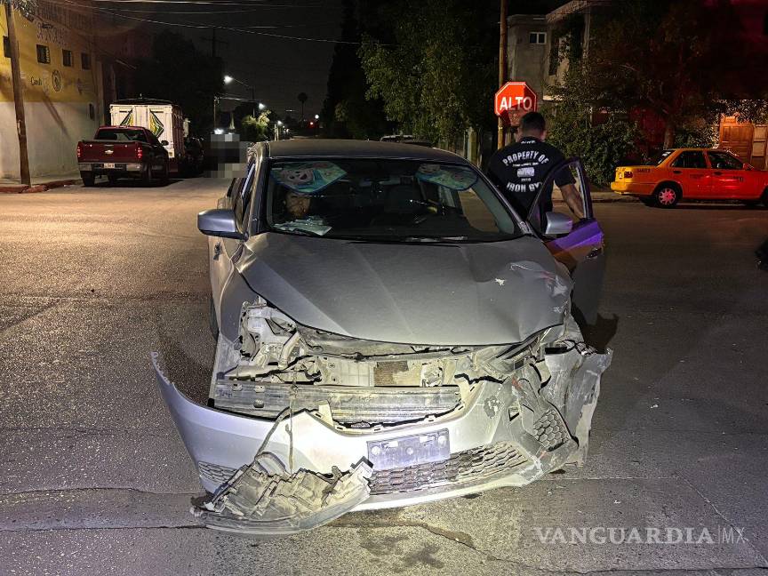 $!Elementos de Tránsito Municipal tomaron conocimiento del percance y recabaron datos de los involucrados.