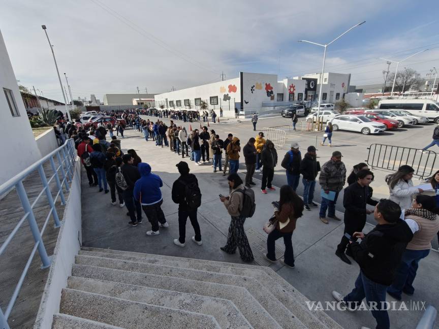 $!Personal de la Secretaría del Trabajo supervisa el ingreso y atención de los participantes.