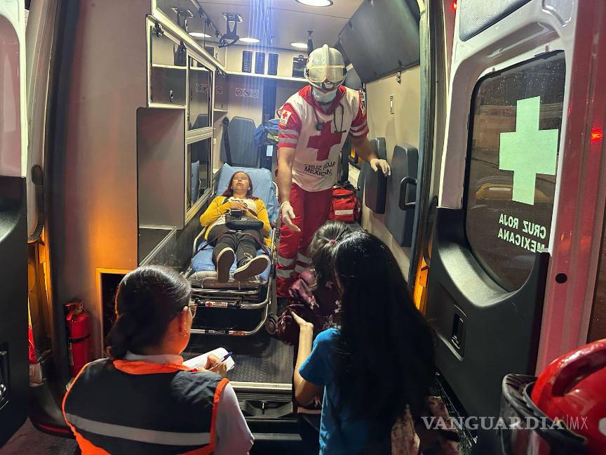 Choque entre dos camiones de pasajeros deja 12 lesionados en Monterrey