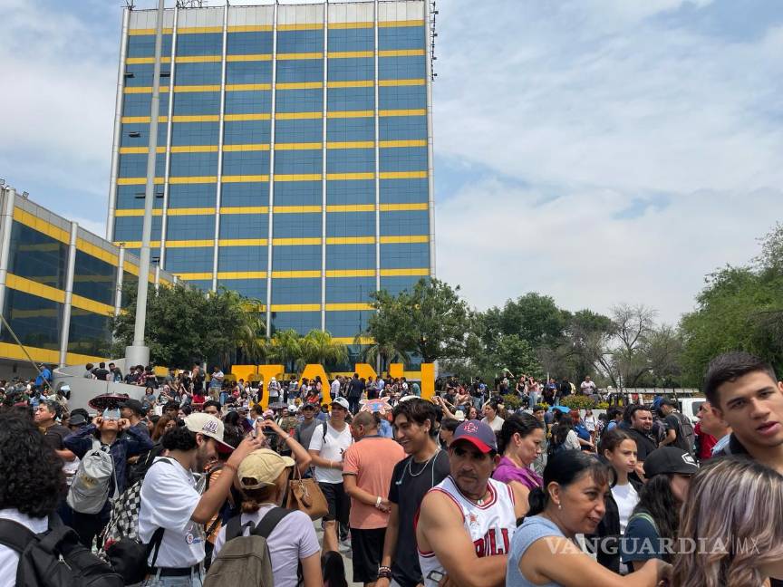 Así se vivió el Eclipse Solar en la Explanada de Rectoría de la Universidad Autónoma de Nuevo León (UANL)