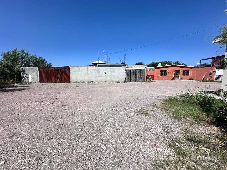 $!Tres personas, incluido un menor de edad, fueron detenidas y quedaron a disposición de la FGR.