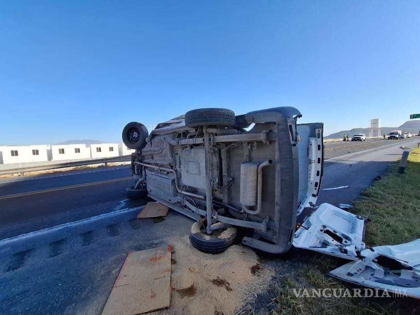Chofer pierde la vida desmembrado tras volcadura, en Libramiento norponiente