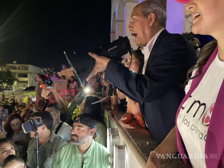 $!El alcalde Mario Dávila dio la cara en medio de las manifestaciones ciudadanas.