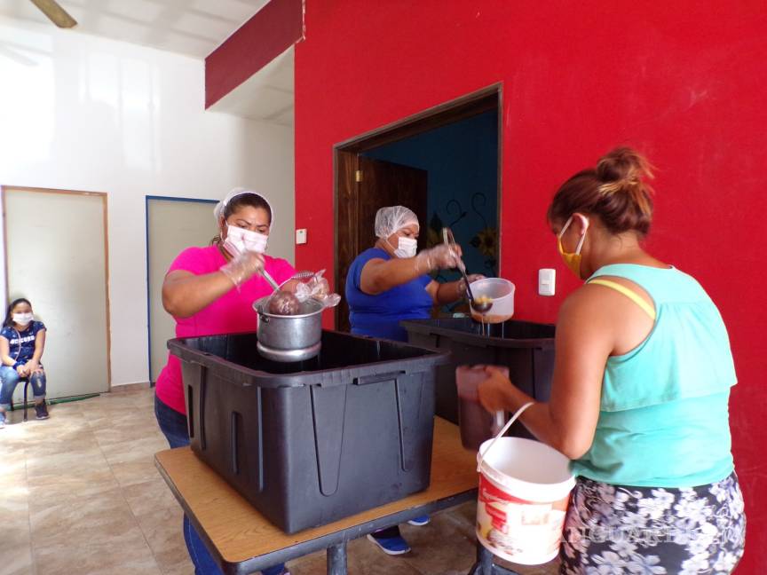$!La Casa de San Juan ofrece diariamente alimento a 50 familias de Saltillo