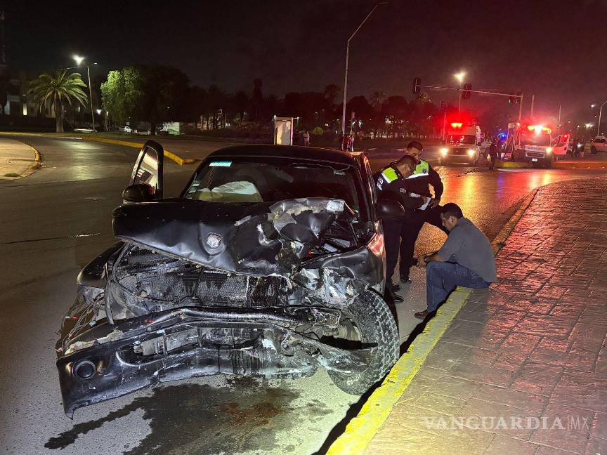 $!Ambos vehículos fueron llevados a un corralón municipal hasta que se cubran los daños ocasionados por el percance.