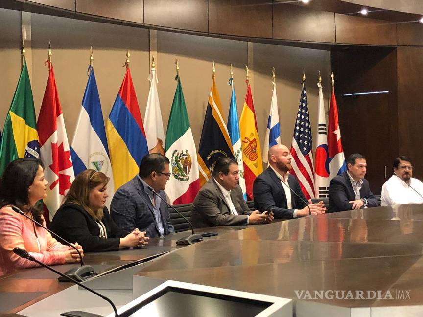 Conjuran huelga en la UAdeC; firman sindicato y Rectoría contrato colectivo