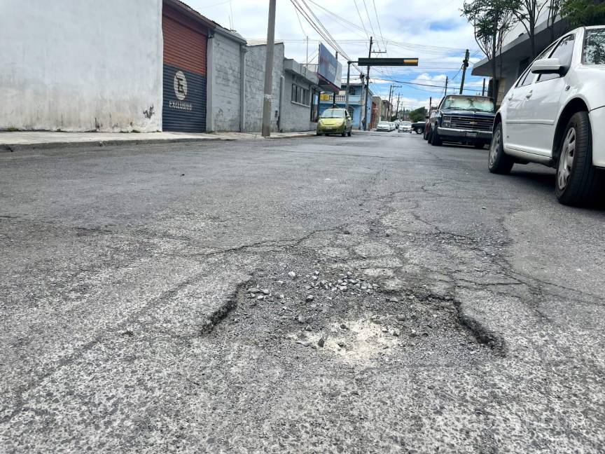 $!La apertura en el pavimento que se reportó se encuentra en la calle Ignacio Zaragoza entre Presidente Cárdenas y Mutualismo.