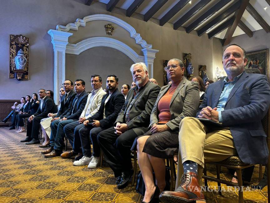 $!Durante la ceremonia se entregaron nombramientos a los coordinadores de las distintas especialidades.