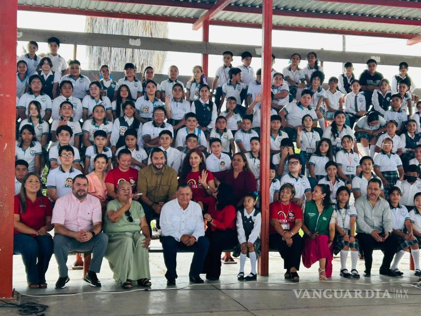 $!Laura Patricia Morales, subdirectora, destacó la cercanía y compromiso de las autoridades con la comunidad escolar.