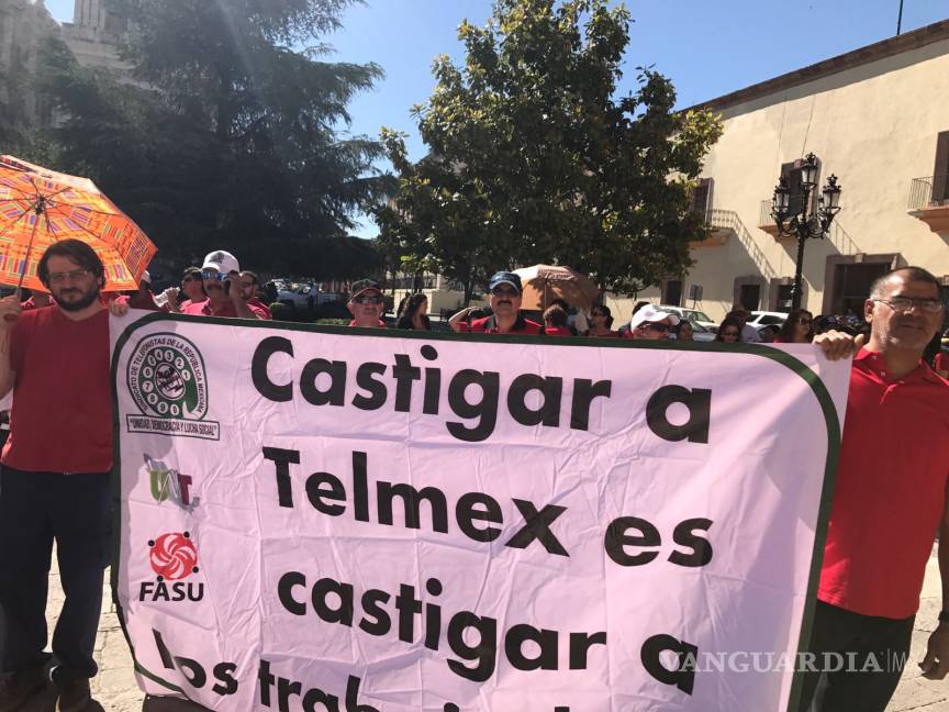 $!Sindicato de Telefonistas de Saltillo conmemora día del trabajo con marcha y anuncian huelga