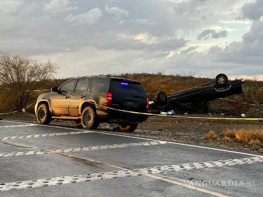Fatal volcadura en Ramos Arizpe deja un hombre sin vida y dos heridos