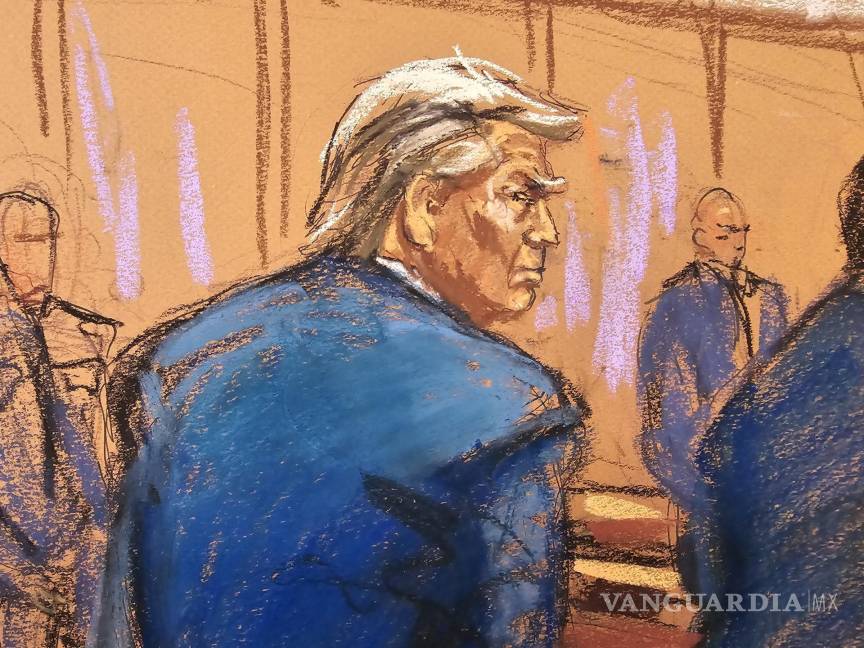 $!Dibujo realizado por la artista Jane Rosenberg donde aparece el expresidente de Estados Unidos Donald Trump a su llegada a la audiencia de selección de jurado.