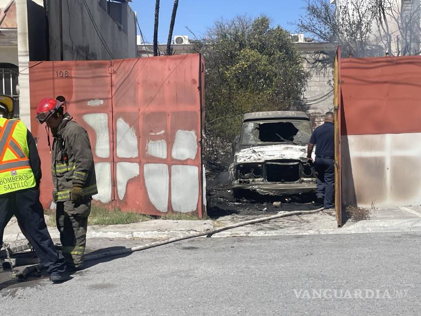 Saltillo: Queman terreno donde guardaban auto antiguo