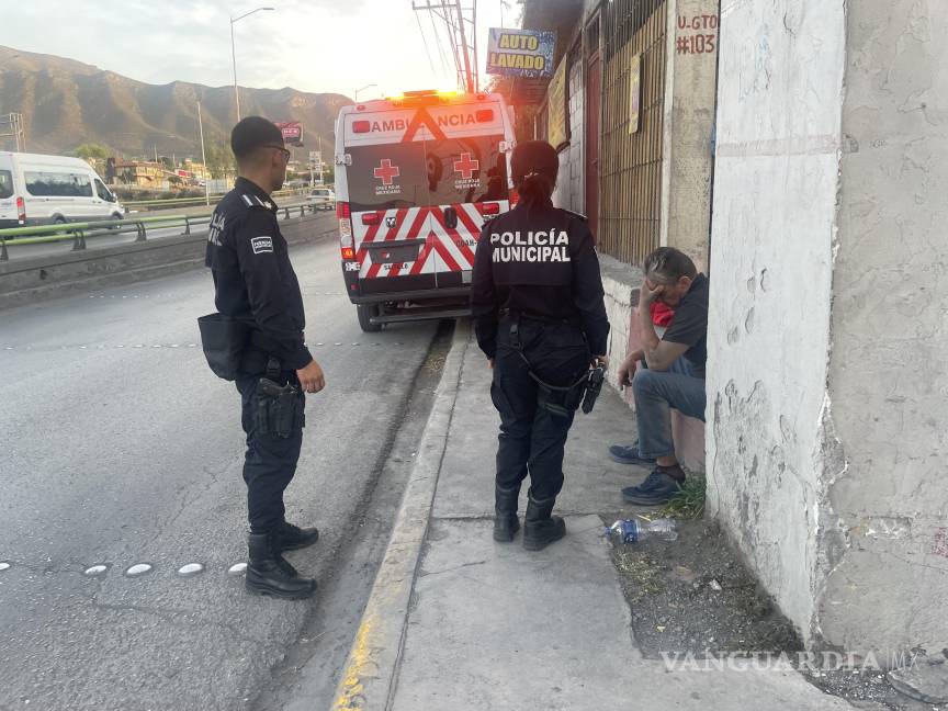 Albañil ebrio sufre fuerte caída tras ser desalojado en Saltillo