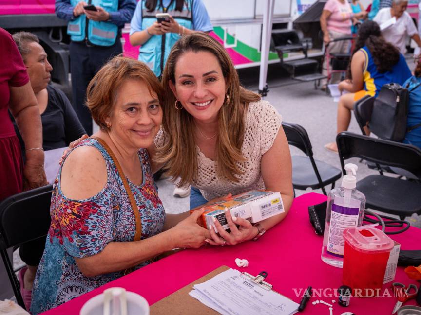$!Luly López Naranjo destacó el impacto positivo del programa al entregar aparatos auditivos a personas que nunca antes habían podido escucharse con claridad.