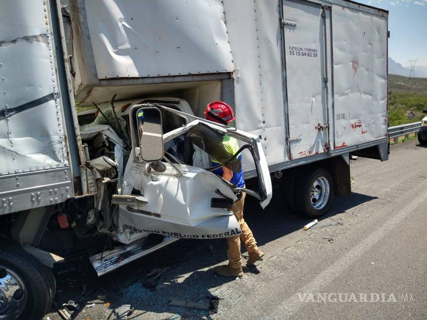 $!Deja dos muertos accidente en la carretera Saltillo-Monterrey
