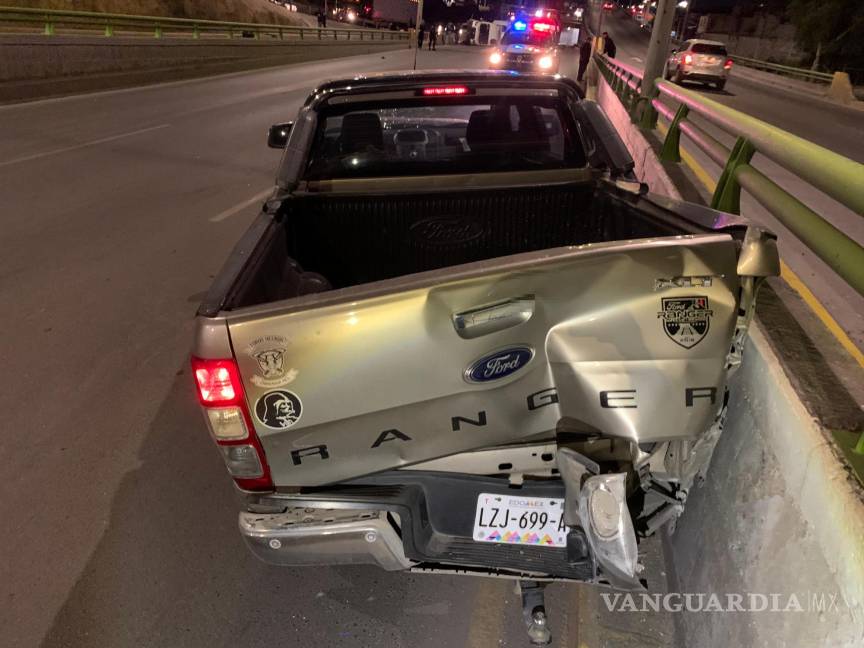 $!Elementos de Tránsito Municipal abanderaron la zona para prevenir más accidentes.