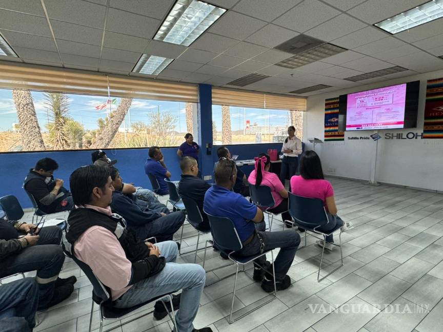 $!En la empresa Shiloh, las pláticas de concientización sobre salud se adaptaron para ser recibidas también por trabajadores hombres, reforzando el mensaje comunitario.