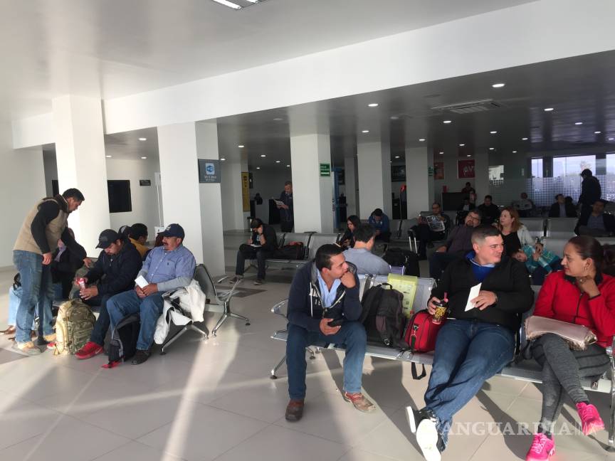 $!Reportan retraso en vuelo de Aeroméxico por niebla en Aeropuerto de Saltillo